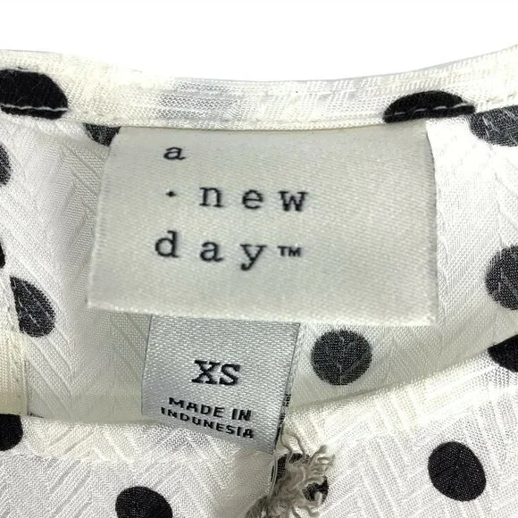 A New Day Women X-Small XS Blouse Flare Short Sleeve Polka Dot T-Shirt White NEW - Picture 6 of 8